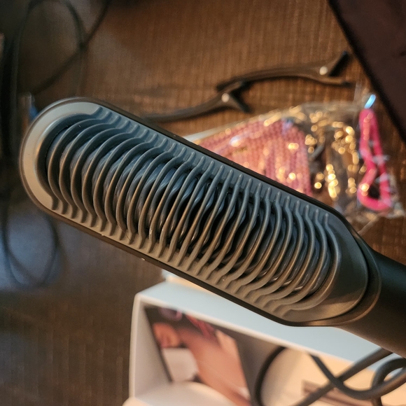 Pink Hair Straightener - Picture 2 of 6